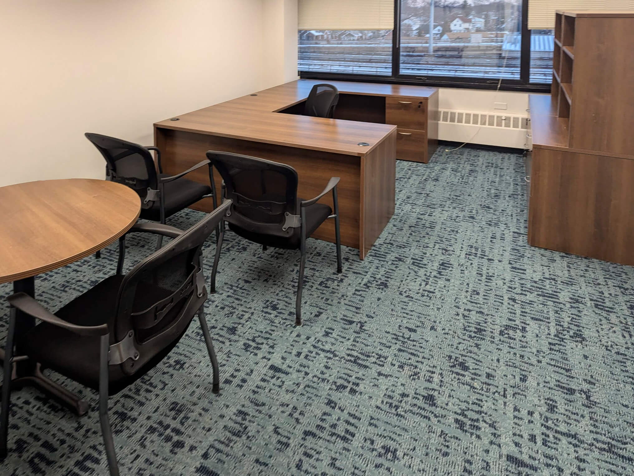 Desks for office space 490 2 1